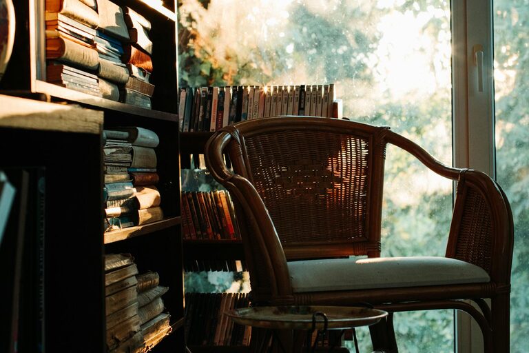 Tips for Creating a Cozy Reading Nook at Home